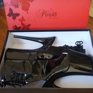 Size 7 Pleaser 8 inch Boots